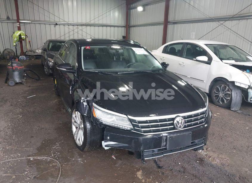 Photo 6 of 2018 Volkswagen Passat 2.0T SE (VIN 1VWBA7A38JC032988)