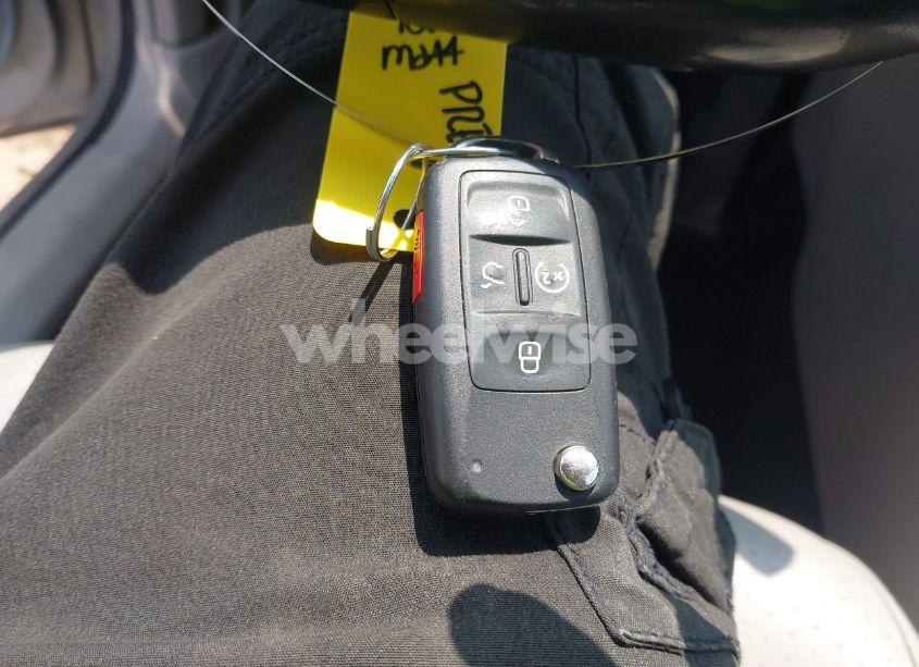 Photo 11 of 2018 Volkswagen Passat 2.0T SE (VIN 1VWBA7A38JC040945)