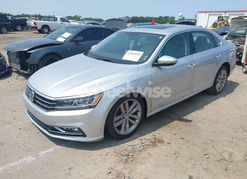 Photo 2 of 2018 Volkswagen Passat 2.0T SE (VIN 1VWBA7A38JC040945)