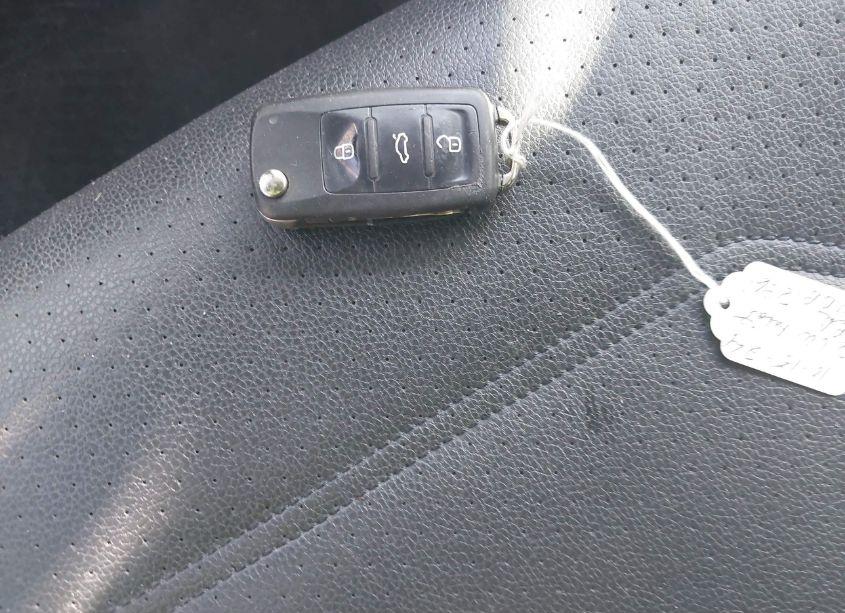 Photo 11 of 2018 Volkswagen Passat 2.0T SE (VIN 1VWBA7A39JC024785)