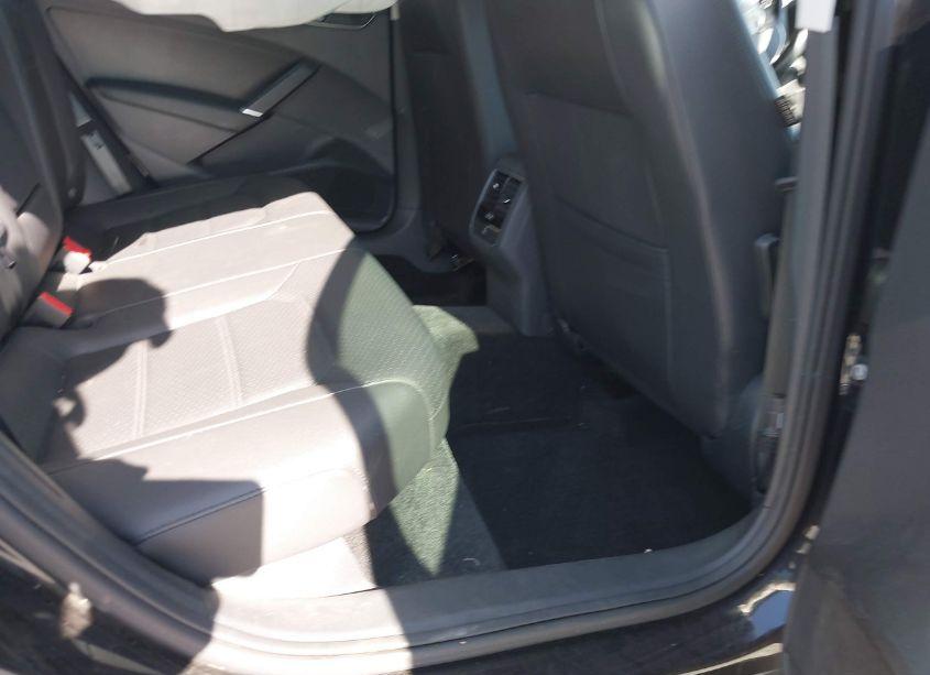 Photo 8 of 2018 Volkswagen Passat 2.0T SE (VIN 1VWBA7A39JC024785)