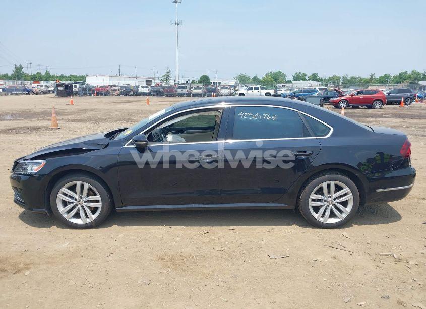 Photo 14 of 2018 Volkswagen Passat 2.0T SE (VIN 1VWBA7A39JC033051)