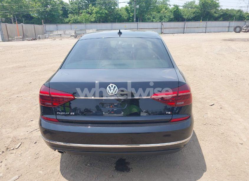 Photo 16 of 2018 Volkswagen Passat 2.0T SE (VIN 1VWBA7A39JC033051)