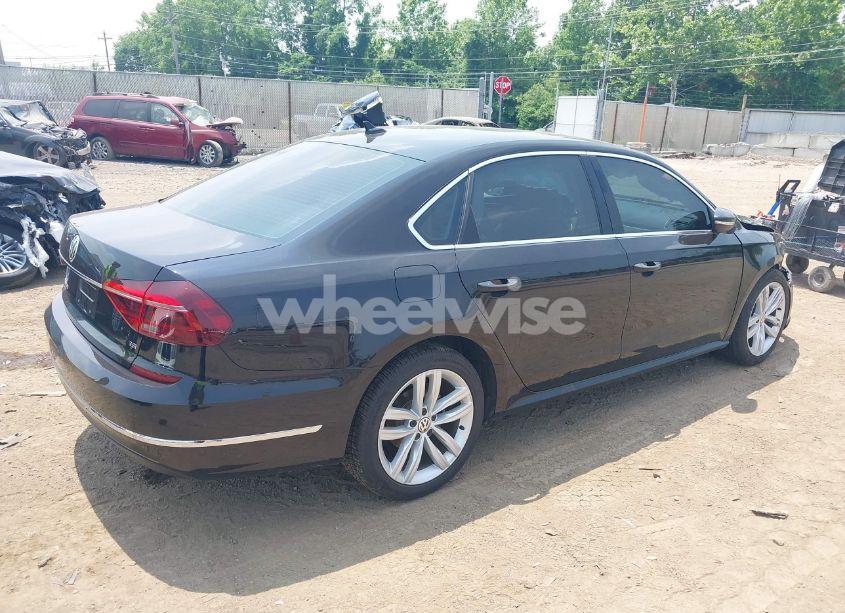 Photo 4 of 2018 Volkswagen Passat 2.0T SE (VIN 1VWBA7A39JC033051)