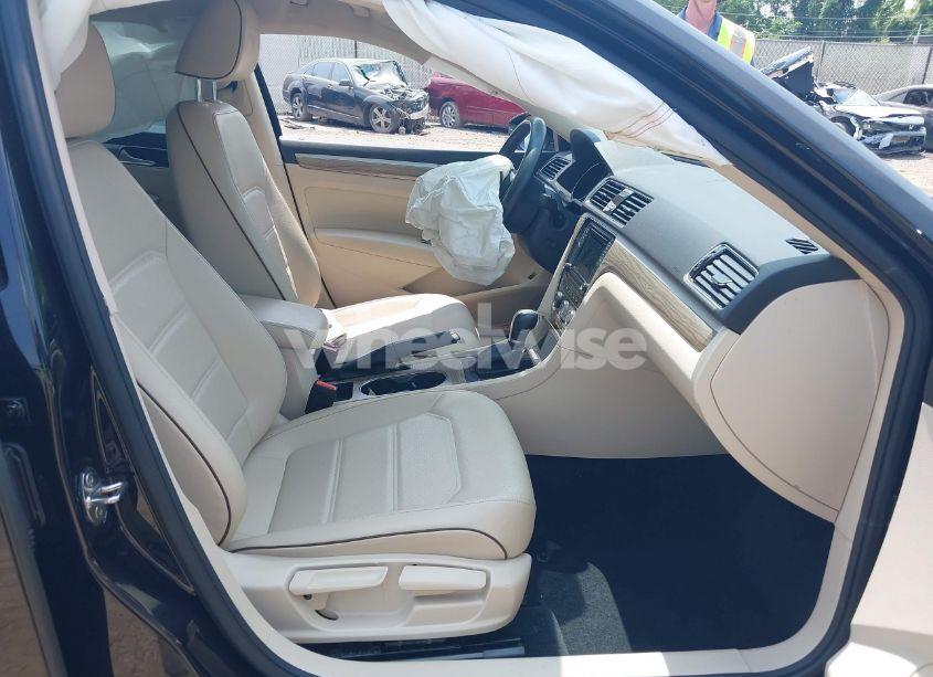 Photo 5 of 2018 Volkswagen Passat 2.0T SE (VIN 1VWBA7A39JC033051)