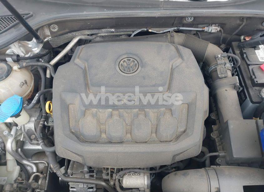 Photo 10 of 2018 Volkswagen Passat 2.0T SE (VIN 1VWBA7A39JC033373)
