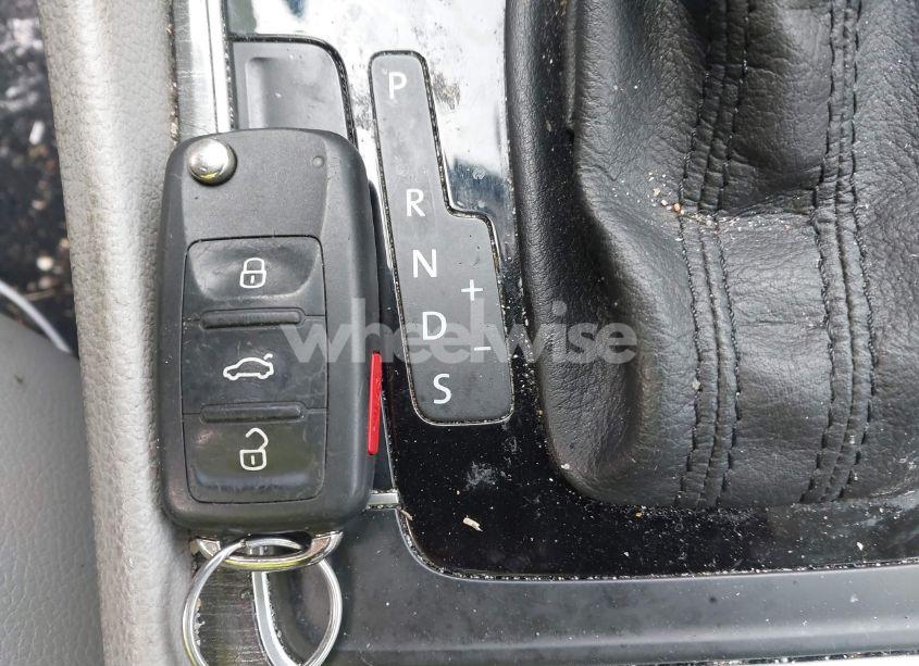 Photo 11 of 2018 Volkswagen Passat 2.0T SE (VIN 1VWBA7A39JC033373)