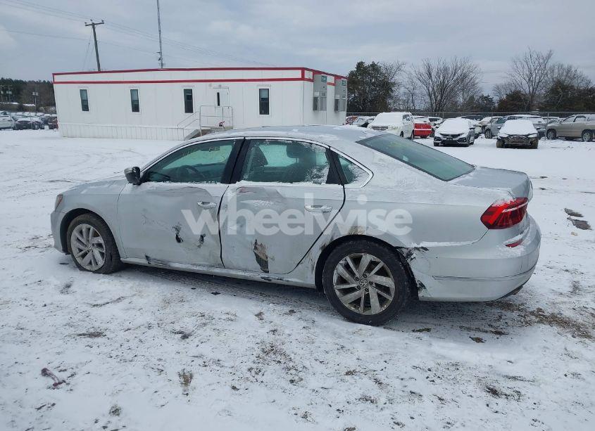 Photo 14 of 2018 Volkswagen Passat 2.0T SE (VIN 1VWBA7A39JC033373)