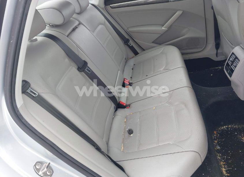 Photo 8 of 2018 Volkswagen Passat 2.0T SE (VIN 1VWBA7A39JC033373)