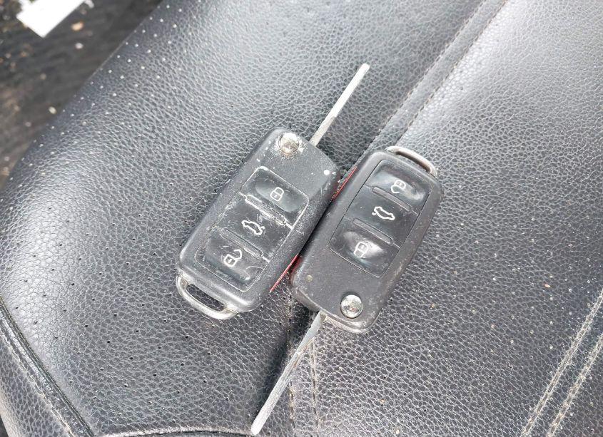 Photo 11 of 2018 Volkswagen Passat 2.0T SE (VIN 1VWBA7A39JC044681)