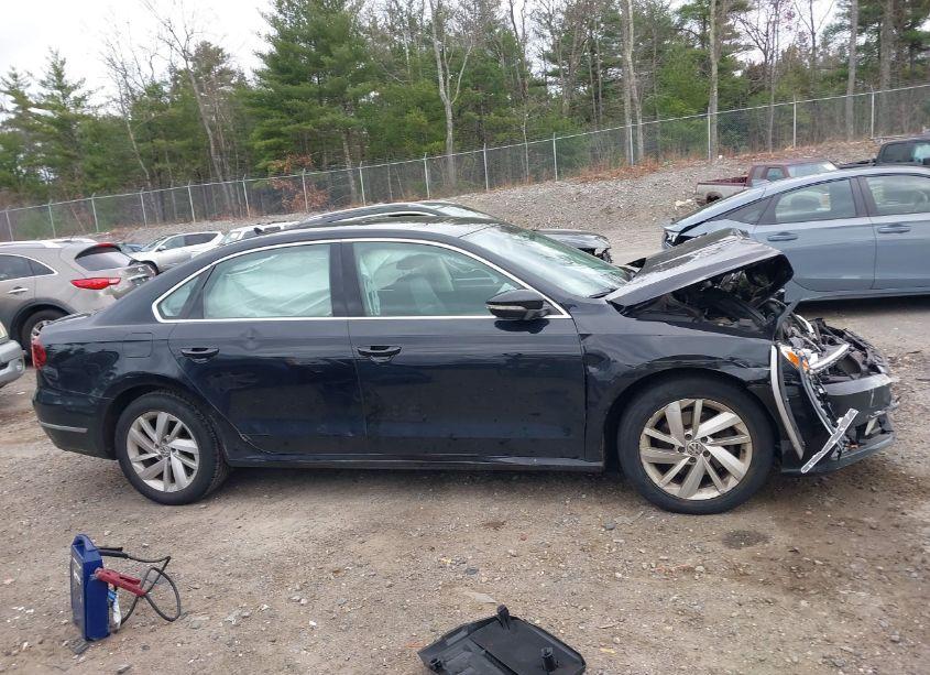 Photo 13 of 2018 Volkswagen Passat 2.0T SE (VIN 1VWBA7A39JC044681)