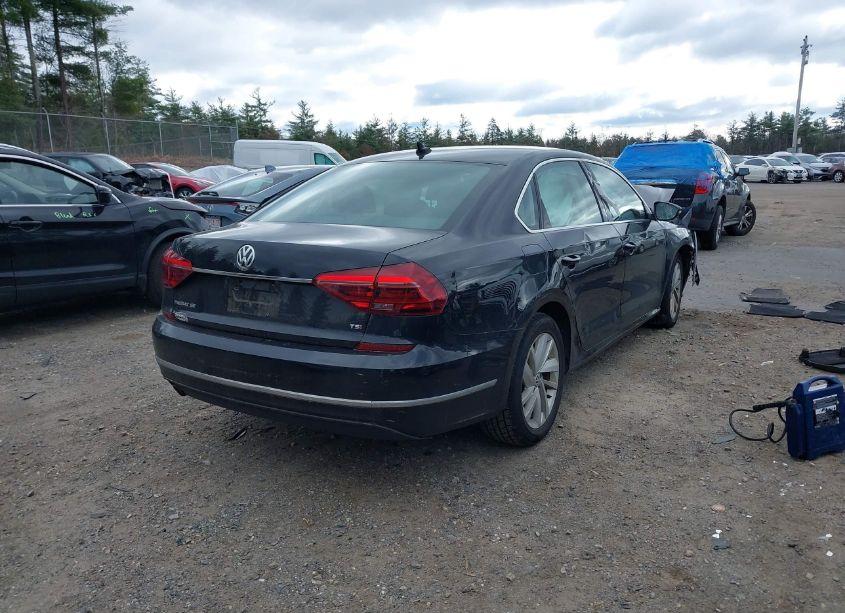 Photo 4 of 2018 Volkswagen Passat 2.0T SE (VIN 1VWBA7A39JC044681)