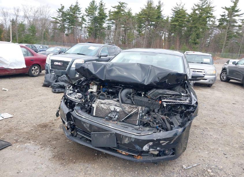 Photo 6 of 2018 Volkswagen Passat 2.0T SE (VIN 1VWBA7A39JC044681)