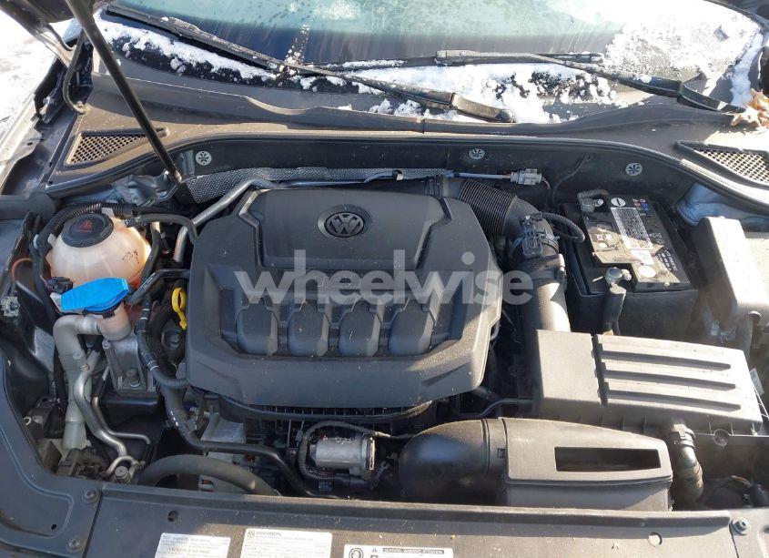 Photo 10 of 2018 Volkswagen Passat 2.0T SE (VIN 1VWBA7A3XJC041885)
