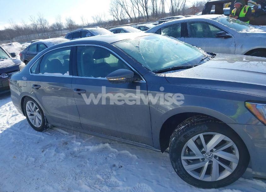 Photo 13 of 2018 Volkswagen Passat 2.0T SE (VIN 1VWBA7A3XJC041885)