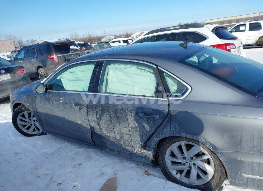 Photo 14 of 2018 Volkswagen Passat 2.0T SE (VIN 1VWBA7A3XJC041885)