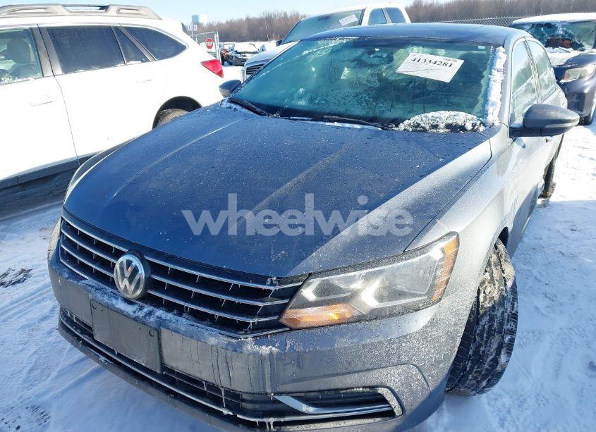 Photo 2 of 2018 Volkswagen Passat 2.0T SE (VIN 1VWBA7A3XJC041885)