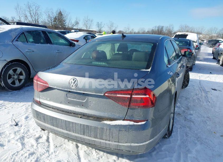 Photo 4 of 2018 Volkswagen Passat 2.0T SE (VIN 1VWBA7A3XJC041885)