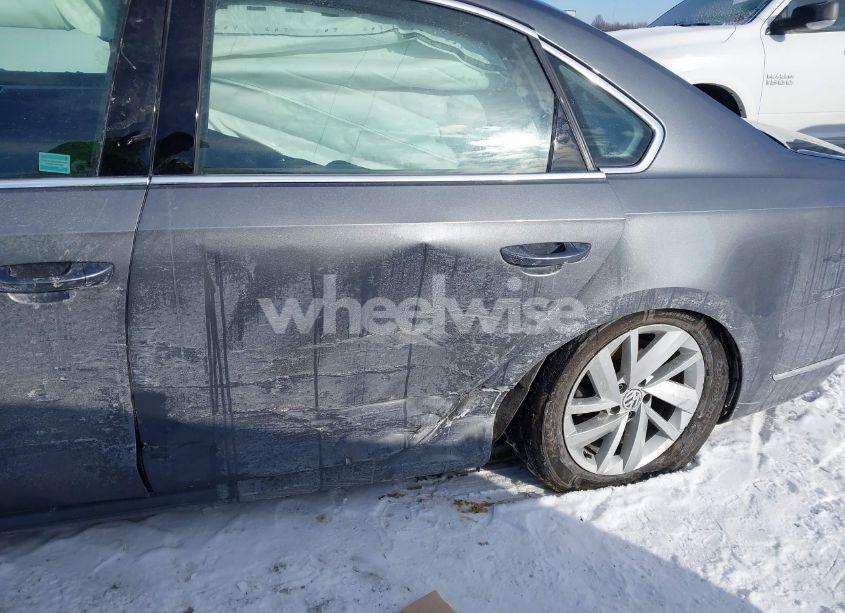 Photo 6 of 2018 Volkswagen Passat 2.0T SE (VIN 1VWBA7A3XJC041885)