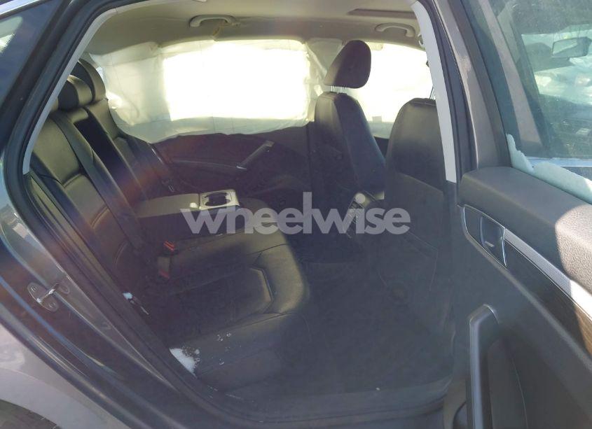 Photo 8 of 2018 Volkswagen Passat 2.0T SE (VIN 1VWBA7A3XJC041885)