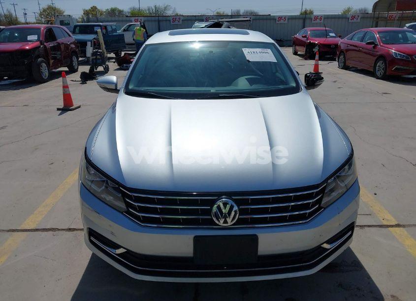 Photo 12 of 2018 Volkswagen Passat 2.0T SE (VIN 1VWBA7A3XJC045113)