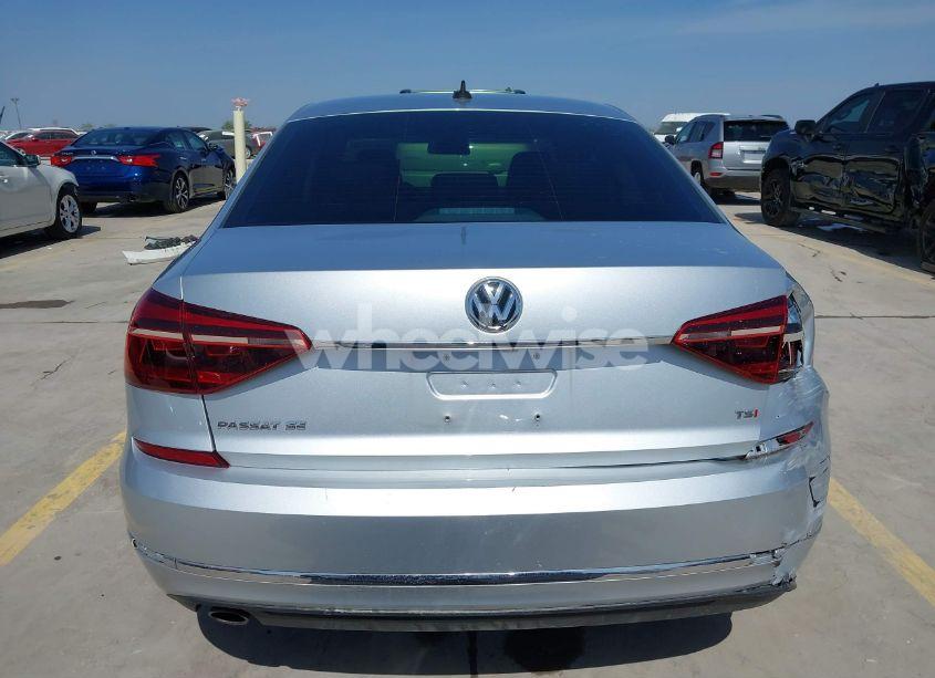 Photo 16 of 2018 Volkswagen Passat 2.0T SE (VIN 1VWBA7A3XJC045113)
