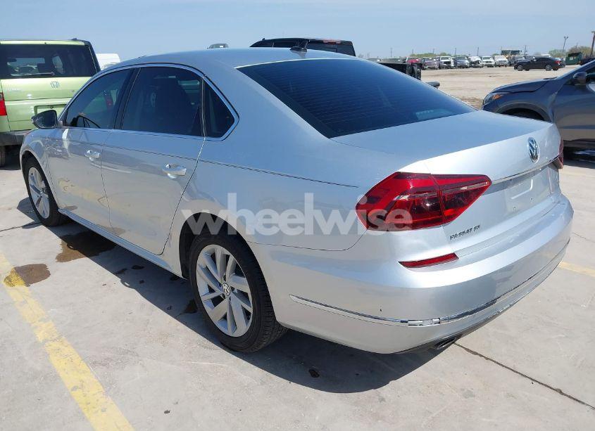 Photo 3 of 2018 Volkswagen Passat 2.0T SE (VIN 1VWBA7A3XJC045113)