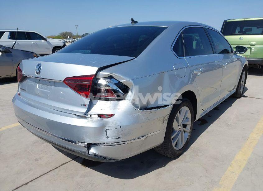 Photo 4 of 2018 Volkswagen Passat 2.0T SE (VIN 1VWBA7A3XJC045113)