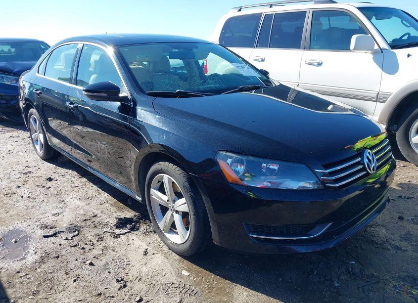 2012 Volkswagen Passat 2.5L SE (VIN 1VWBH7A30CC074005) main photo