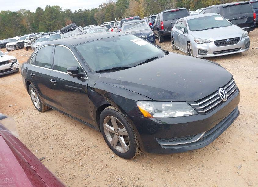 2013 Volkswagen Passat 2.5L SE (VIN 1VWBH7A30DC145642) main photo