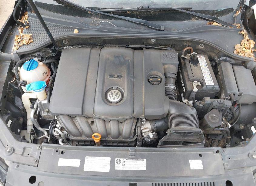 Photo 10 of 2013 Volkswagen Passat 2.5L SE (VIN 1VWBH7A30DC145642)