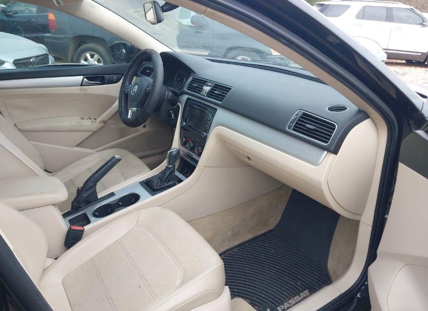 Photo 5 of 2013 Volkswagen Passat 2.5L SE (VIN 1VWBH7A30DC145642)