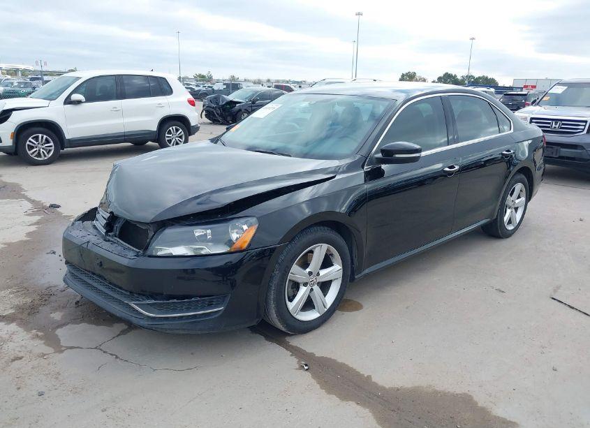 Photo 2 of 2014 Volkswagen Passat 2.5L SE (VIN 1VWBH7A30EC017869)