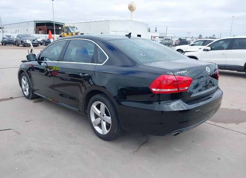 Photo 3 of 2014 Volkswagen Passat 2.5L SE (VIN 1VWBH7A30EC017869)