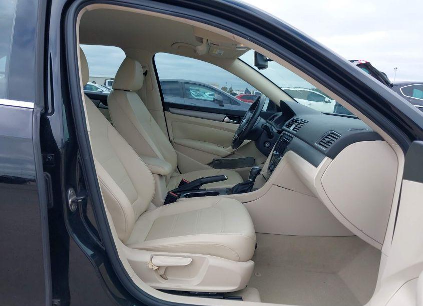 Photo 5 of 2014 Volkswagen Passat 2.5L SE (VIN 1VWBH7A30EC017869)