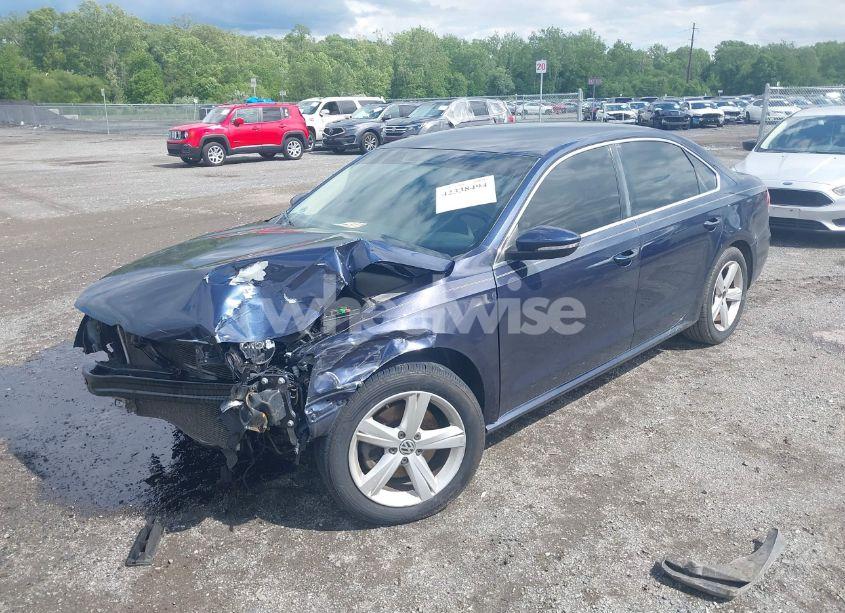 Photo 2 of 2012 Volkswagen Passat 2.5L SE (VIN 1VWBH7A31CC026836)