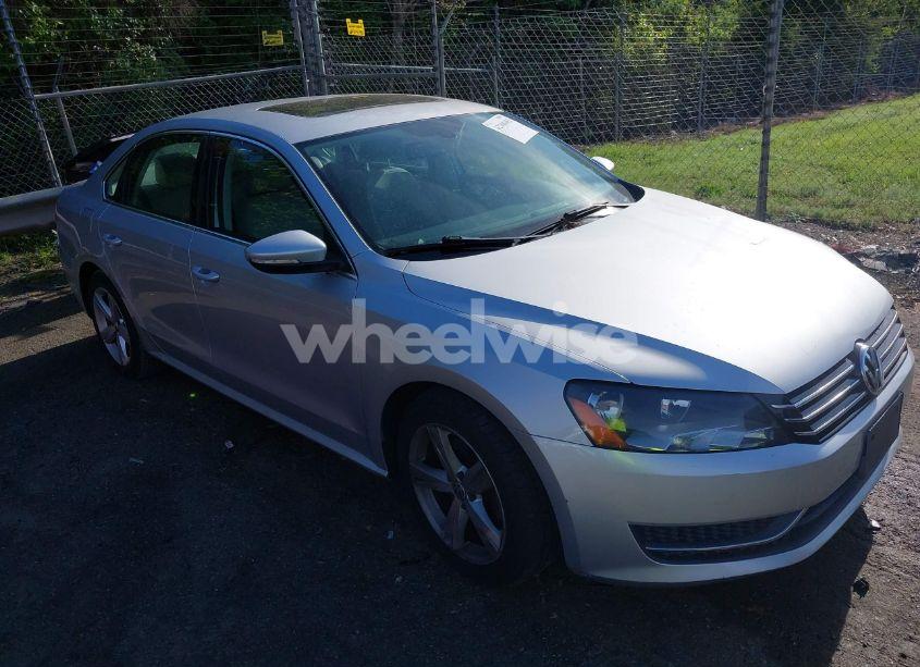 2012 Volkswagen Passat 2.5L SE (VIN 1VWBH7A31CC060209) main photo