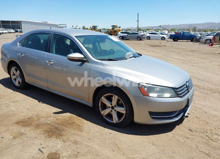 2012 Volkswagen Passat 2.5L SE (VIN 1VWBH7A32CC026893) main photo
