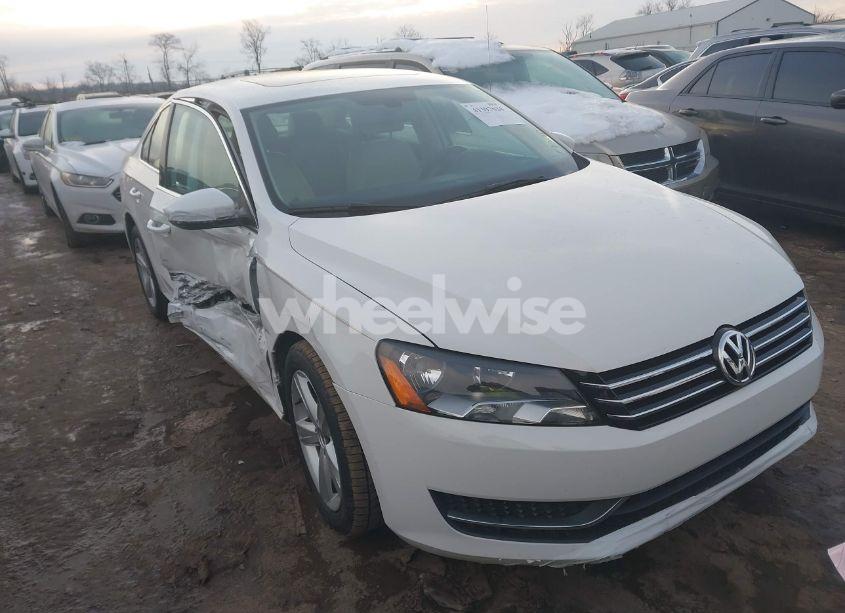 2012 Volkswagen Passat 2.5L SE (VIN 1VWBH7A32CC033987) main photo