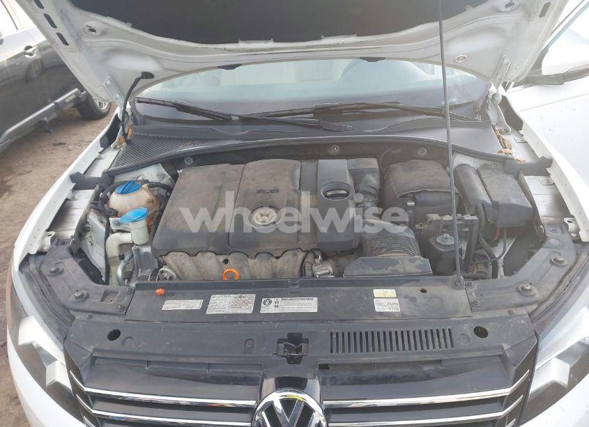 Photo 10 of 2012 Volkswagen Passat 2.5L SE (VIN 1VWBH7A32CC033987)