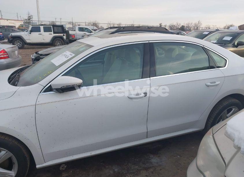 Photo 14 of 2012 Volkswagen Passat 2.5L SE (VIN 1VWBH7A32CC033987)