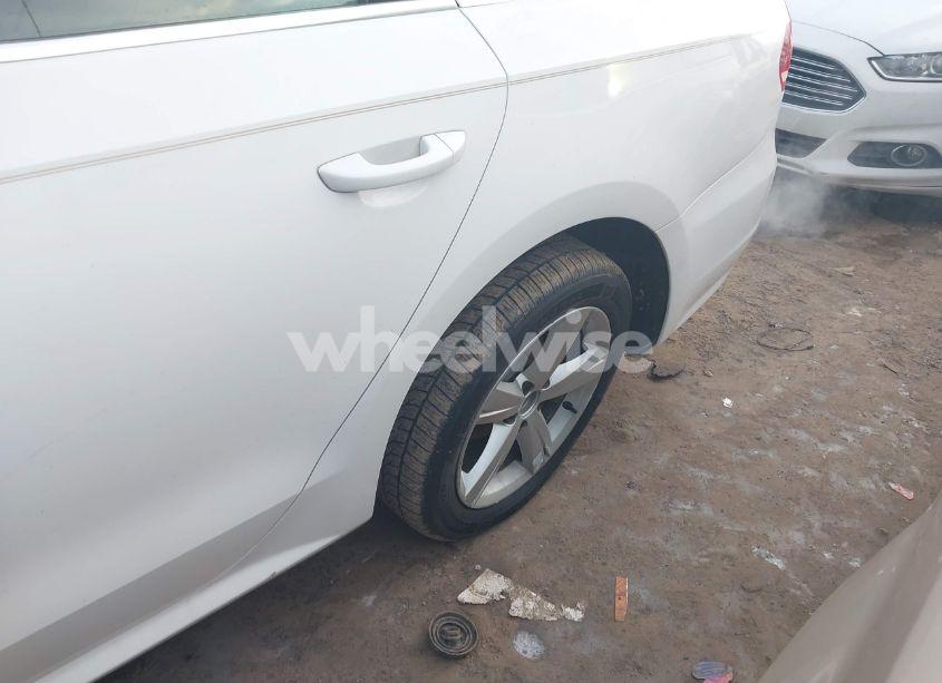 Photo 17 of 2012 Volkswagen Passat 2.5L SE (VIN 1VWBH7A32CC033987)