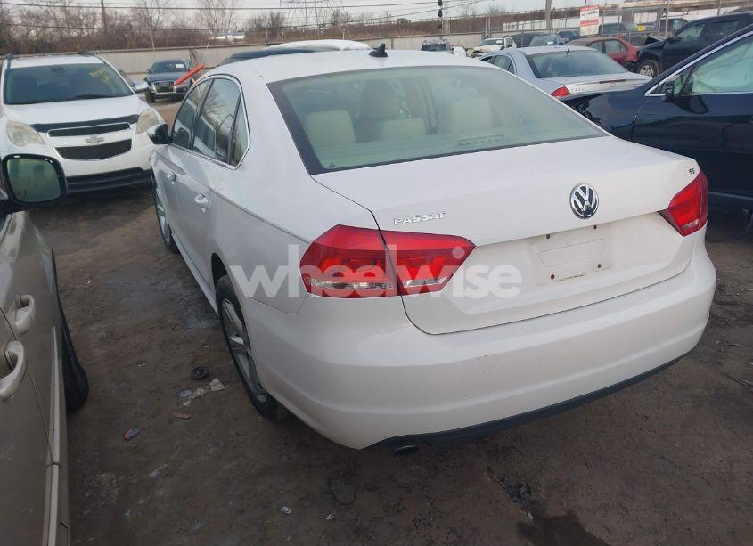 Photo 3 of 2012 Volkswagen Passat 2.5L SE (VIN 1VWBH7A32CC033987)