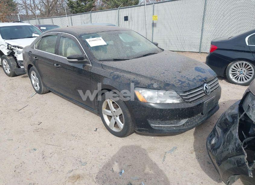 2012 Volkswagen Passat 2.5L SE (VIN 1VWBH7A32CC075642) main photo