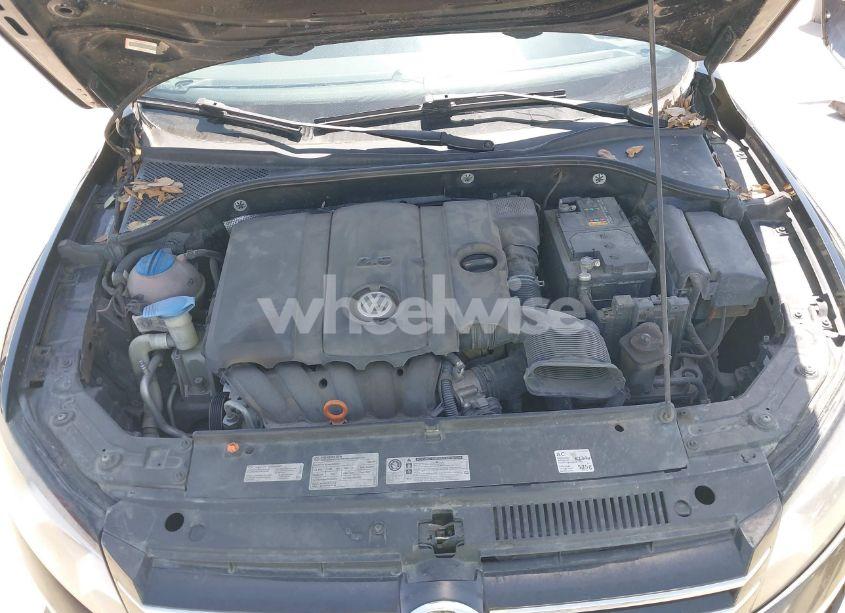 Photo 10 of 2012 Volkswagen Passat 2.5L SE (VIN 1VWBH7A32CC094465)