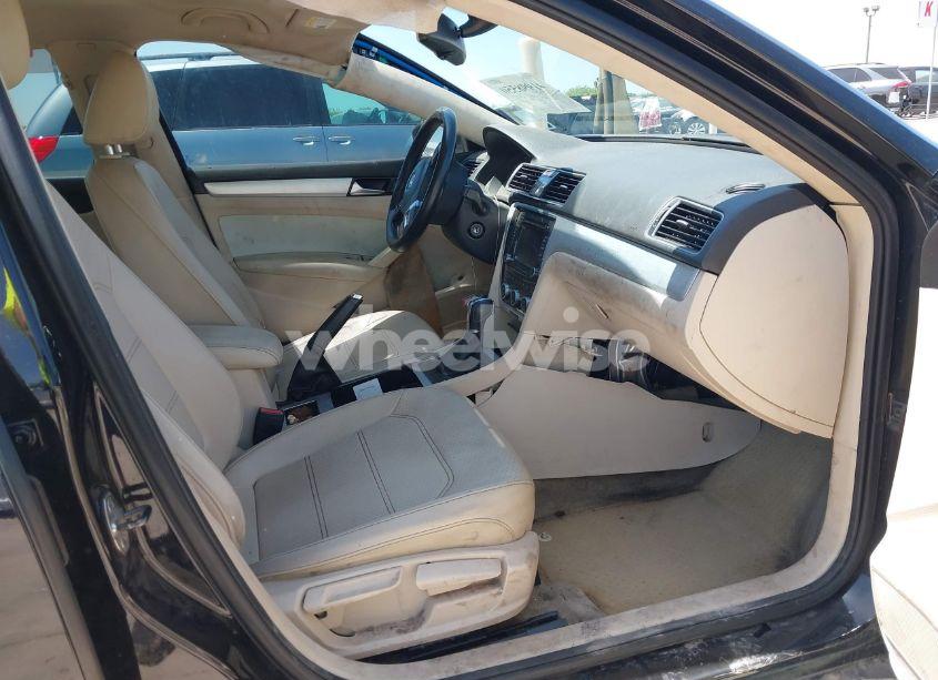 Photo 5 of 2012 Volkswagen Passat 2.5L SE (VIN 1VWBH7A32CC094465)