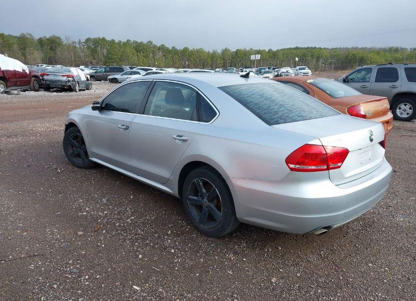 Photo 3 of 2013 Volkswagen Passat 2.5L SE (VIN 1VWBH7A32DC011408)