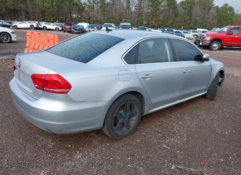 Photo 4 of 2013 Volkswagen Passat 2.5L SE (VIN 1VWBH7A32DC011408)