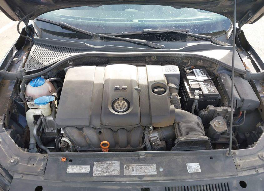 Photo 10 of 2012 Volkswagen Passat 2.5L SE (VIN 1VWBH7A33CC045758)