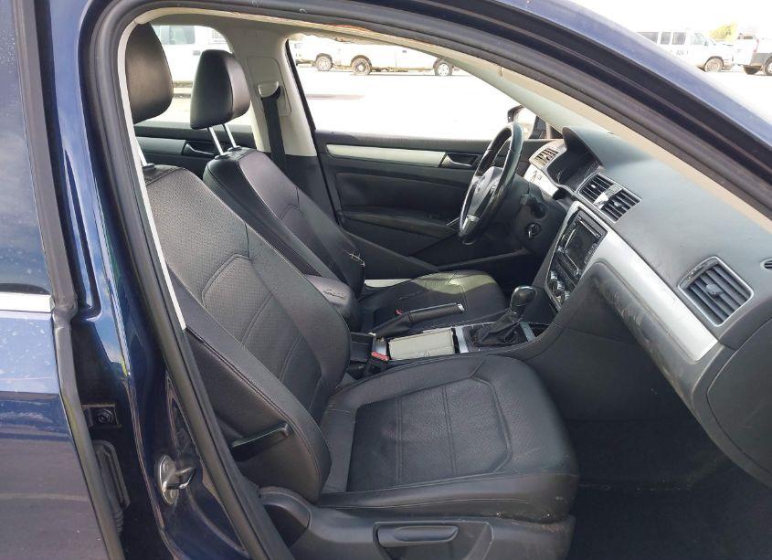 Photo 5 of 2012 Volkswagen Passat 2.5L SE (VIN 1VWBH7A33CC045758)